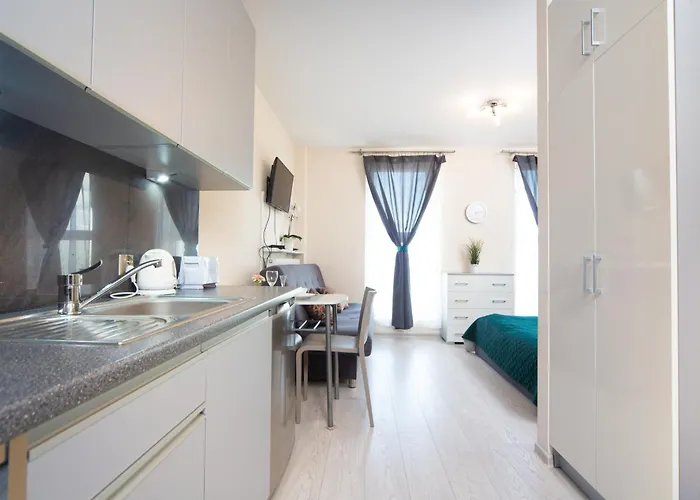 Cozy Modern Astoria Magic Grey Old Town Apartment